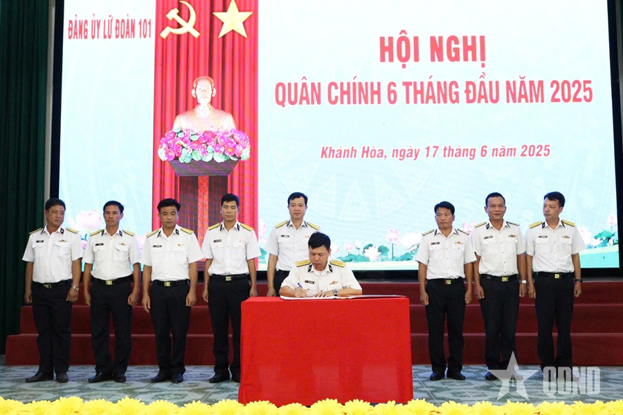 Lữ đoàn 101, Vùng 4 Hải quân tổ chức Hội nghị Quân chính 6 tháng đầu năm 2025